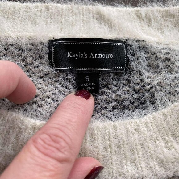 Women's Size Small Sweater - Picture 2 of 4